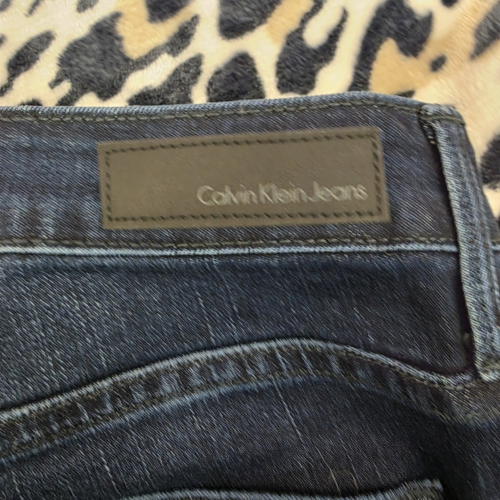 Calvin Klein Women's Dark Blue Jeans NWT - Picture 4 of 5